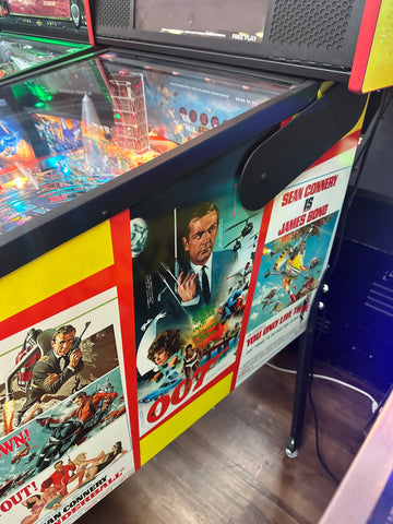 Image of Stern Pinball James Bond 007 Pro Pinball Machine