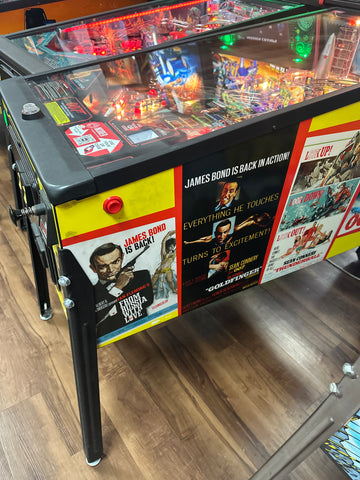 Image of Stern Pinball James Bond 007 Pro Pinball Machine