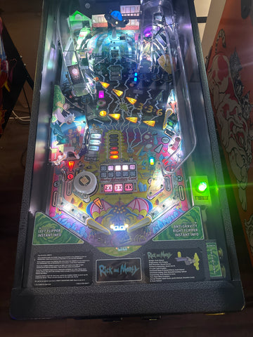 Image of Spooky Pinball Rick and Morty Standard Pinball Machine