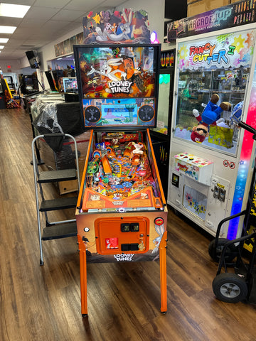 Image of Spooky Pinball Looney Tunes Collectors Edition Pinball Machine