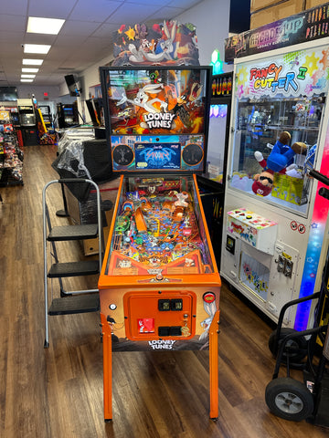 Image of Spooky Pinball Looney Tunes Collectors Edition Pinball Machine