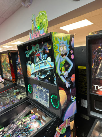 Image of Spooky Pinball Rick and Morty Standard Pinball Machine