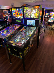 Stern Pinball The Munsters Pro Pinball Machine