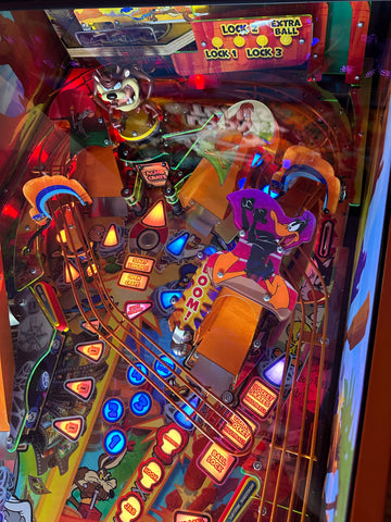 Image of Spooky Pinball Looney Tunes Collectors Edition Pinball Machine