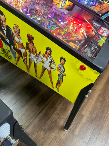 Image of Stern Pinball James Bond 007 Pro Pinball Machine