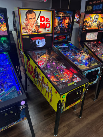 Image of Stern Pinball James Bond 007 Pro Pinball Machine