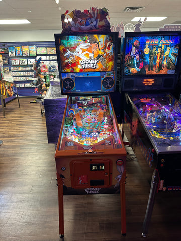 Image of Spooky Pinball Looney Tunes Collectors Edition Pinball Machine