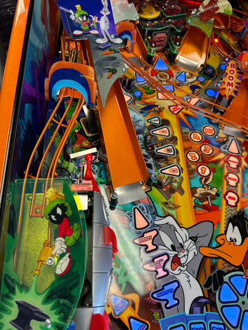 Image of Spooky Pinball Looney Tunes Collectors Edition Pinball Machine